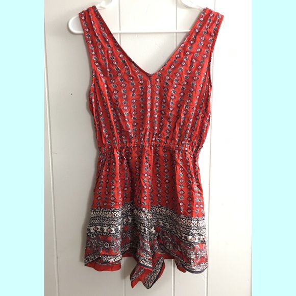 Patterned Romper - Picture 2 of 5